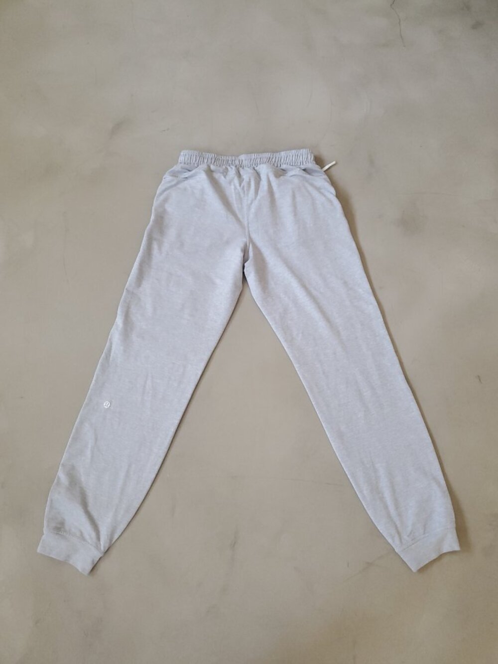 Lululemon Soft Jersey Classic-Fit Mid-Rise Jogger in Light Grey Size 4 - Picture 3 of 4